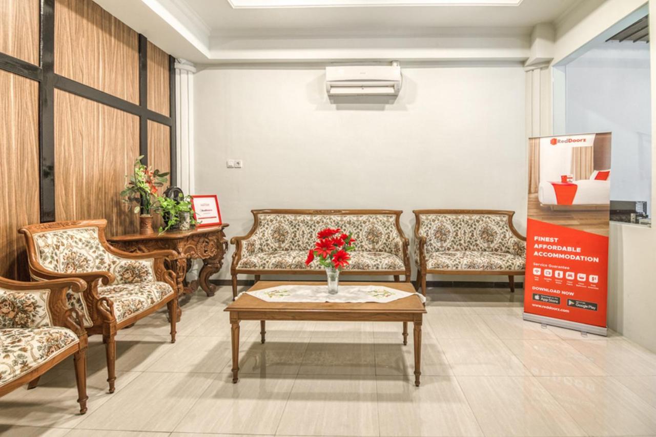 RedDoorz Plus near Akademi Kepolisian Semarang 3 Bagian luar foto